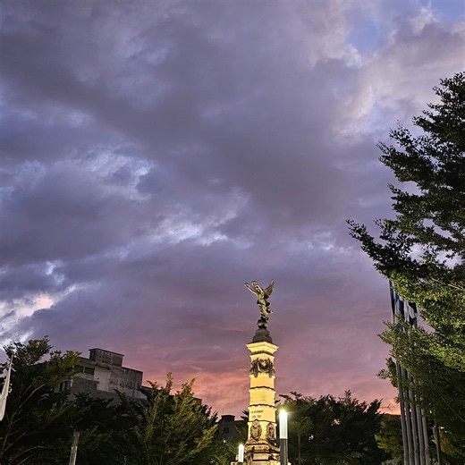 Mírala 🫢💃🕺 #dancegirl #comedy #baile #humor | Solo bailes callejeros