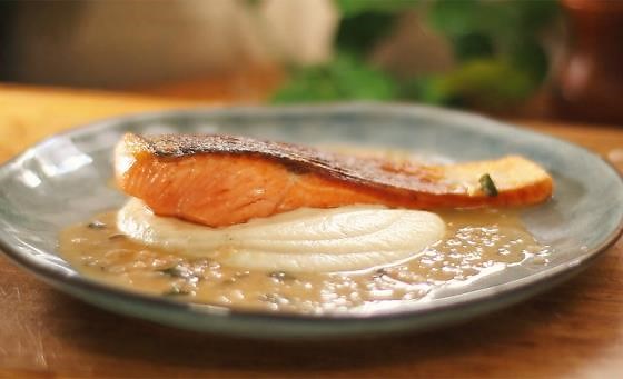 I nailed the crispy salmon technique! 🥩✨