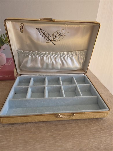 Vintage 1950s Jewelry Case – Gold Textured Exterior – Blue Velvet Interior Organizer - Etsy