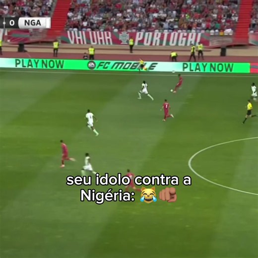esse ídolo de vcs gosta de passar vergonha em 😹🫵🏽 #messi #foryoupage #viralizou #skillsfootball #viralvideo