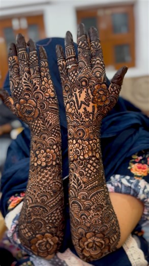 Bushra Nazmeen (warangal mehendi artist) on Instagram: "#trend #reels #reelitifeelit❤️❤️ #instagram #viralreels #trendingaudio #instareels #warangalmehendiartist #organic #bride #mehendi #fyp #explore #mehendidesign #warangalviral #warangalhanamkonda"
