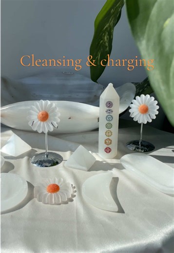 Cleansing and Charging Crystals with Sunlight and Selenite