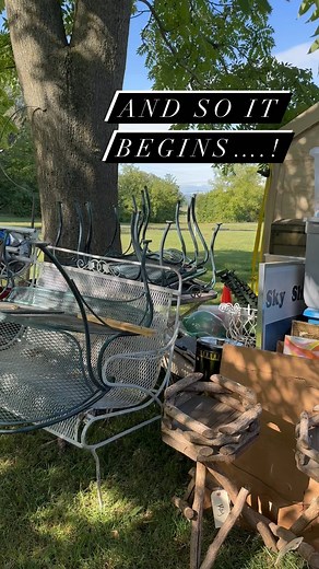 This field will be completely full by Friday morning, but the early birds@are already here and setting up - filling the grounds and the Big Tent all day today and tomorrow. Stay tuned!! | Chartreuse & co.