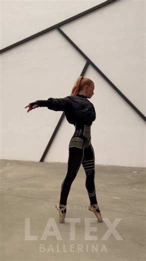 Latex Ballerina – Evie Fayé (@latexballerina)’s videos with original sound - Latex Ballerina – Evie Fayé