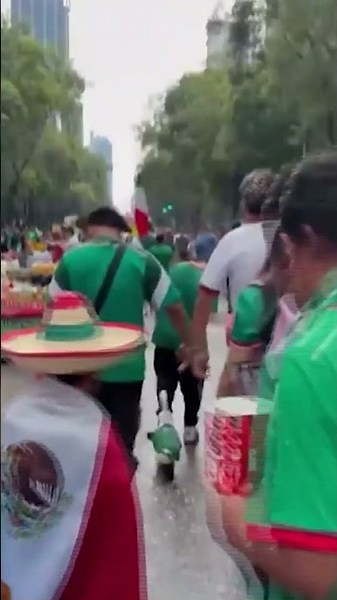 Hasta un pato apoyó a México en su debut en el Mundial 2026 🦆 | Telemundo Deportes