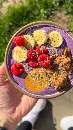 Ka’Chava on Instagram: "Easy and colorful post work out smoothie bowl fueled by Ka’Chava! @graceelkus"