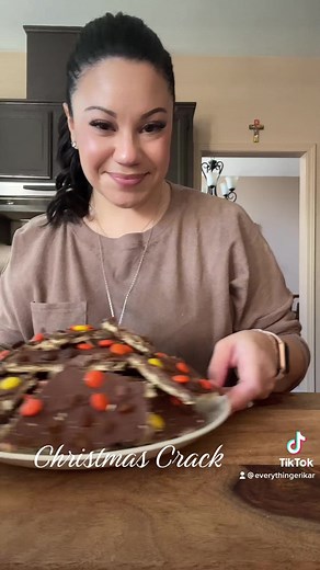 Christmas Crack Recipe: Easy Sweet Treat | EverythingErika