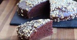 1.2M views · 320 reactions | Moelleux, fondant et léger, on a complètement craqué pour ce gâteau au chocolat vegan  Merci à La cuisine de Jean-Philippe pour cette délicieuse recette  | 750Vege | Facebook