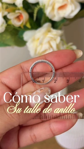 𝐀&𝐌 𝐉𝐨𝐲𝐚𝐬 | Plata 925 on Instagram: "Cómo hago para saber su talle? 🥲 TUTORIAL rápido y fácil para saberlo, solo necesitas un anillo que le quede bien a tu novia y una regla ❤️ Si tienes dudas puedes escribirnos y te ayudamos 🫶🏽"