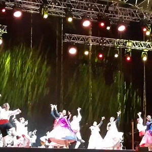 La jota es el baile con más variantes en España, y la aragonesa es sin duda el broche final de todo espectáculo de danza española. | Gozarte