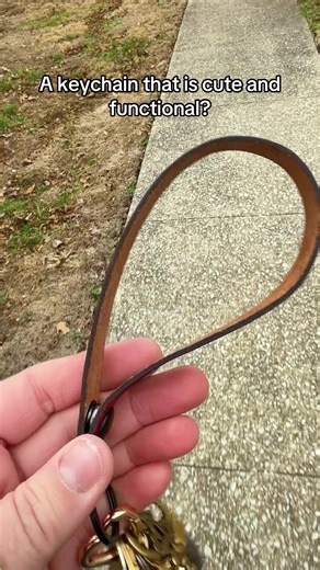 📏✨ Why didn’t I have this sooner?! ✨📏 This measuring snap keychain is one of those small but genius finds you’ll use way more than you expect. It’s compact, stylish, and always right where you need it — on your keys, bag, or backpack. ✔️ Measures up to 12 inches ✔️ Laser-engraved measurements for accuracy ✔️ Snap closure split ring for easy attaching ✔️ Made from durable leather that looks even better with use ✔️ Perfect for crafters, knitters, sewists, artists, DIYers, and makers I love how l