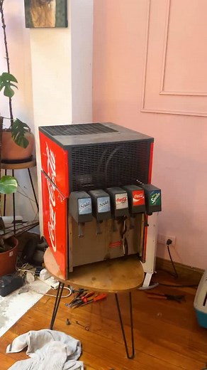73K views · 17K reactions | Parte 2 arreglando mi máquina dispensadora de bebidas, poco a poco vuelve a la vida ! | The Hack Lab | Facebook