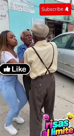 Dos viejos peliando por una chapiadora #republicadominicana #humor #chistes