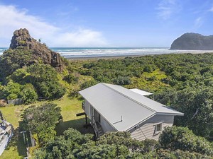 36 North Piha Road, Piha, Waitakere City, Auckland