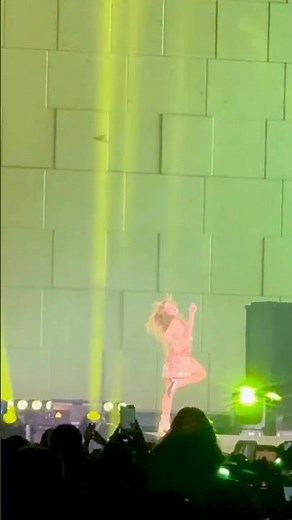 Shakira Live | “Loca” 🇲🇽– Unmatched Dance & Sensuality 💃🔥