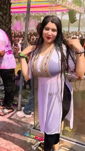 Introducing the "VitaWear SmartBand," a next-generation wearable gadget💖