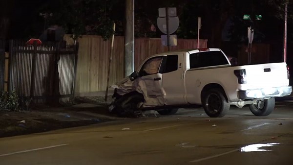 ATM robbery suspect takes off with victim in car before crashing after chase in SE Houston, HPD said