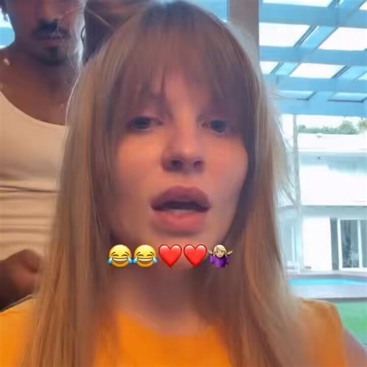 Sonho da cuisa é ter uma identidade visual kkkk teve uma festa no rancho com o tema funk e todas usou FG pois Anitta trouxe essa nova estética e não precisou explicar o que usar