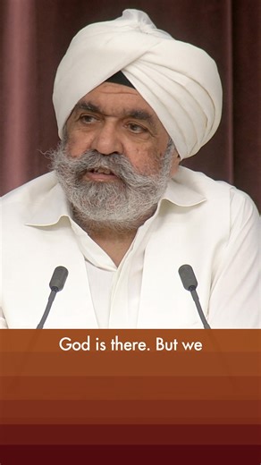 In this short video segment, Sant Rajinder Singh Ji Maharaj reminds us that God is always with us. It's up to us to turn to God. | Science of Spirituality