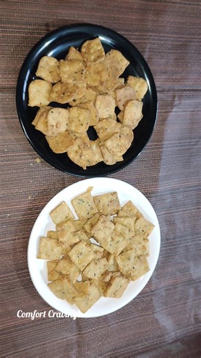 Crispy and flacky mathri recipe l Perfect tea-time snacks 😋☕ l Comfort Cravings