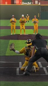 Sway to the rhythm of the music #shortsfeed#Shorts#Dance#Baseball#Bananaball #杉谷拳士 #バナナボール #サバンナバナナズ