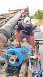 Good morning gold mining friends wherever you are..!!! Crank the gold mining machine on a bright morning.. It's on my boss.. #goodnight #goodnight #gold #mining #machine #crankshaft #engine #adventure #skills #Challenge #Amazing #trendingreels #borneo #fb | Nopelindo Karnopa Railis