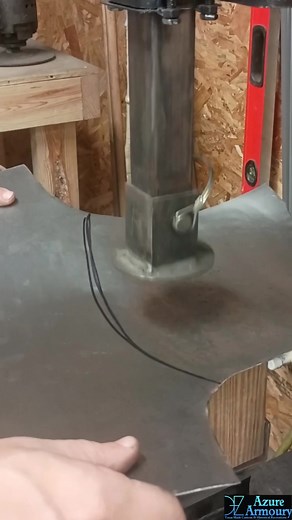 Starting on the backplate with my home built power hammer. #azurearmoury #powerhammer #steelfabrication #metalwork #SheetMetal | Azure Armoury