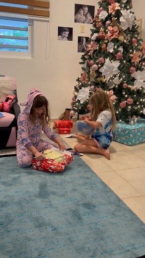 As we create memories we record them for tomorrow these are the only things we@ leave behind when we are not here anymore, moments of joy, moments of love. I receive this Christmas the peace shalom that only Jesus brought to us when he was born, Merry Christmas ❤️❤️❤️ - Sophia, Lorenza and Gerrit. | Gerrit Schotte