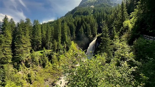 Stunning Views of Nature's Beauty: Majestic Mountains