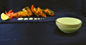 5-minute Indian Yogurt Mint Sauce - Flavours Treat