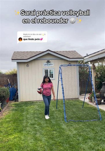 Replying to @un día a la vez 💫 Sarai práctica volleyball en el rebounder 🏐 #volleyball #volleyballworld #volleyballplayer #daughter #fypシ゚viral @Ana I Torres @Ana Isabel Torres TTS