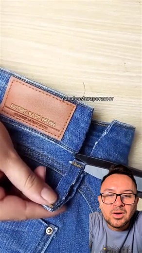 Casa e decorações on Instagram: "👉 Truque simples para apertar a calça sem costura aparente 👖✨ No vídeo, ele mostra uma técnica muito prática: primeiro faz um pequeno corte no passante da calça, depois usa uma linha bem resistente, passando de um lado para o outro como se fosse um trançado. Ao puxar a linha, a calça aperta no ponto certo 👌 Em seguida, ele recoloca o passante por cima e esconde totalmente o ajuste, deixando o acabamento discreto e bem feito, sem ninguém perceber que a calça fo
