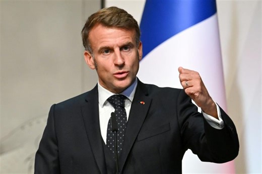 L'impossible retraite d'Emmanuel Macron
