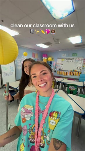 clean OUR classroom 💛 #vlog #asmr #asmrsounds #cleantok #teachersoftiktok