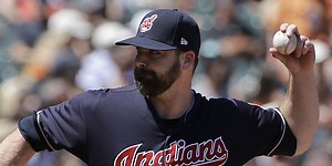 Lat strain sends Logan to disabled list