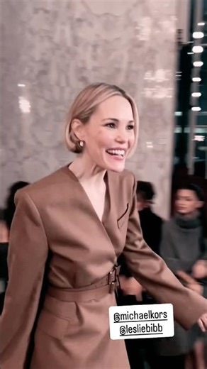 Leslie Bibb at the Michael Kors fashion show in New York. #lesliebibb
