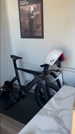 Oakley VELO TT Triathlon helmet 🚀 #oakleybike ‪@Oakley‬