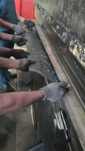 Hemming process wrong method unsafe for operator also machine , need special tool for this process 😞