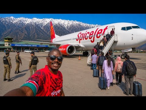 Flying SpiceJet From Kashmir To Delhi | India's Worst or Best Airline !