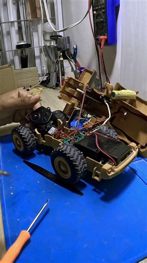Reparación y mantenimiento maquinaria pesada a escala control remoto rc carros coches control RC