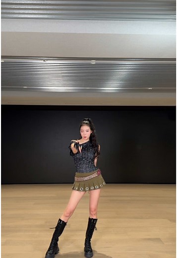 MEOVV's New Dance Track 'Body Meow' Highlights