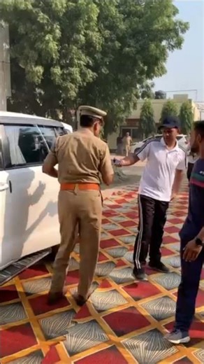 ips Prabhakar Chaudhary DIG ALIGARH professional entry