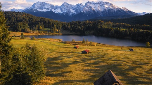Life between mountains and a quiet lake