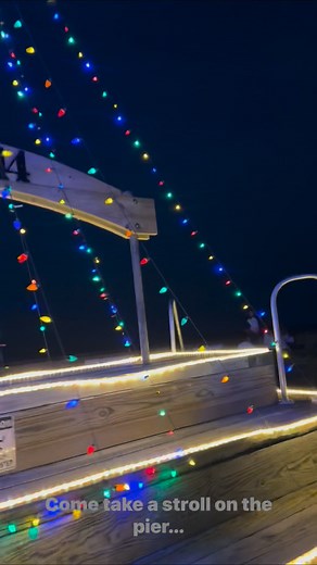 Holiday vibes! #pier14mb #downtownmyrtlebeach #myrtlebeach #Christmas | PIER 14 RESTAURANT & LOUNGE