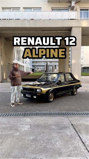 🇦🇷 RENAULT 12 ALPINE 🇦🇷 ▪️Un auto fuera de serie fabricado en Argentina entre 1978 y 1980, con tan solo 493 unidades. Fue el primer ALPINE fabricado fuera de Francia, que junto a sus franjas y las modificaciones que tenía el motor, lo hacían un deportivo bastante interesante. ▪️Su motor era un 4 Cilindros 1.4L de 110hp, con un carburador Solex 34-34 de doble boca, lo hacía llegar a los 180km/h. ▪️Gracias a @garageclassic5 por permitir mostrar esta hermosa unidad 🙌🏽 #autosargentina #autosar
