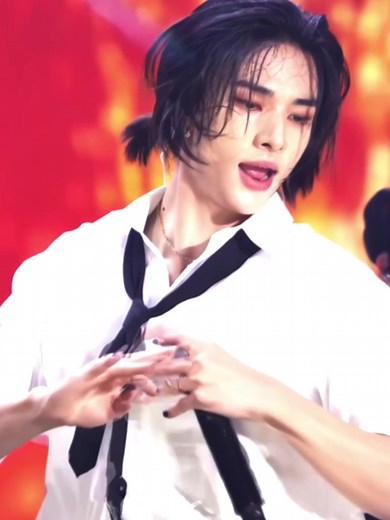 Easy K-pop Video Editing with Blurrr App