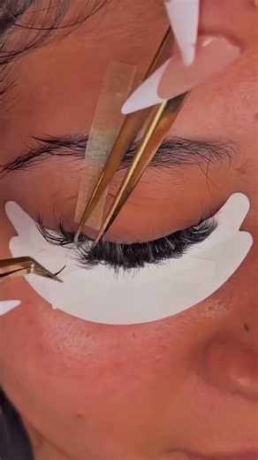Totally obsessed with how these lashes turned out
