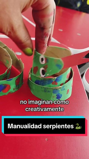 Manualidad fácil: Serpientes con rollo de papel