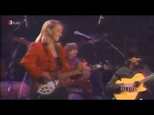 Women of Country Music:1992 "He Thinks He'll Keep Her"
