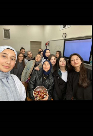 Jelibon Salatası: Renkli ve Lezzetli Tarif